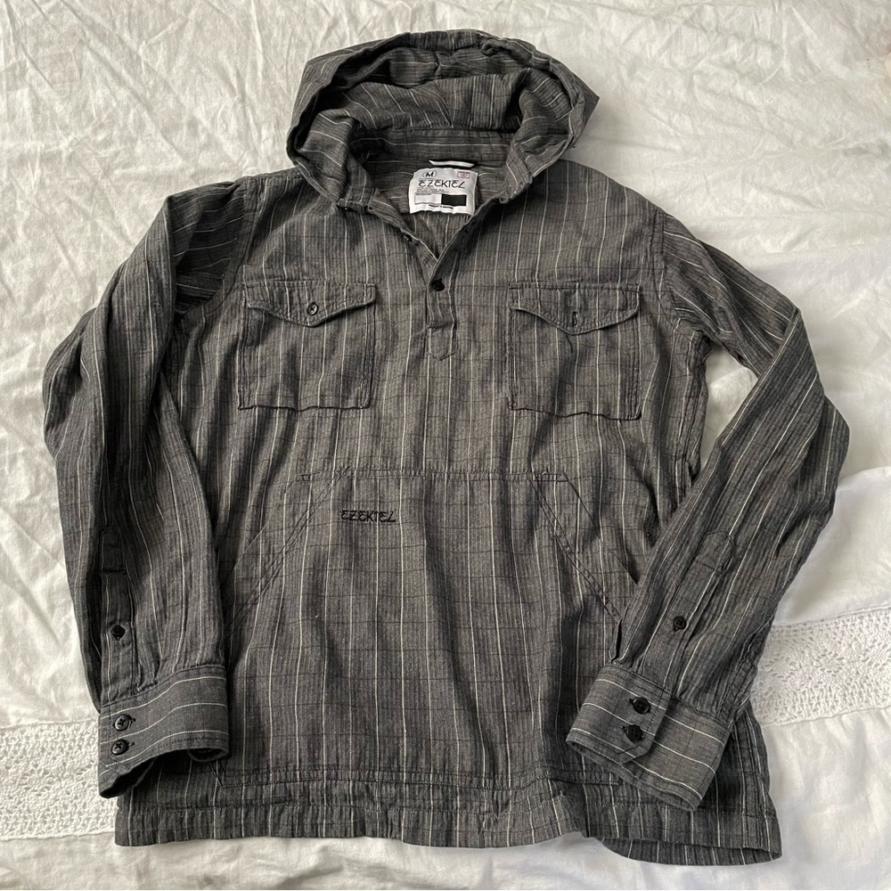 Ezekiel MEDIUM Stripes Grey Gray hooded shirt patch pockets kangaroo 100% cotton